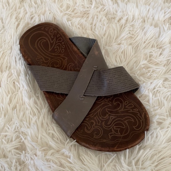 OluKai | Shoes | Olukai Mens Punono Leather Slide | Poshmark display picture 2